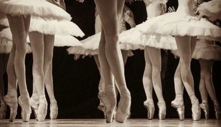 Как балерины удерживаются на пуантах, и что находится внутри них?