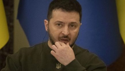 Украина не пойдет на вывод своих войск из Донбасса, заявил Зеленский
