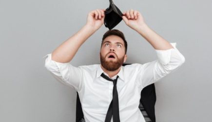 Мелочь, а утекает: выяснилось, сколько россияне тратят на пустяки