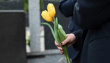 Скоропостижно ушла из жизни звезда 90-х, его голос слушали все