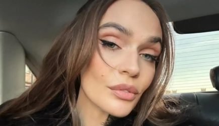 Водонаева показала интимный момент с Микки Рурком