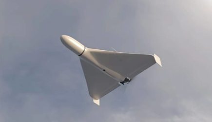 Беспилотник в небе над российским мегаполисом сняли на видео