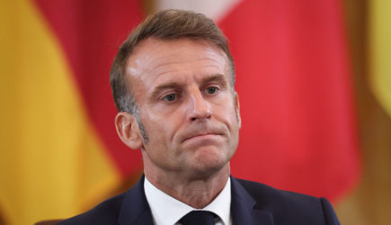 Захарова: заявления Макрона иногда переходят грань приличного