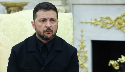 Зеленский признал, что не сможет вернуть территории военным путём