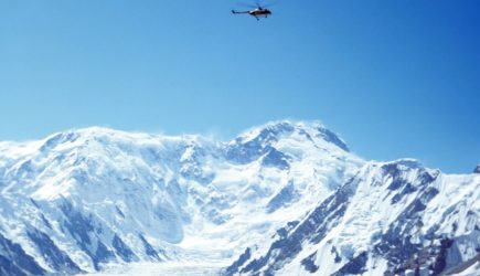 Названы варианты спасения застрявшей на пике Победы россиянки Наговициной