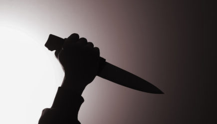 Тюменец зарезал отца и задушил мать, чтобы рассчитаться с долгами