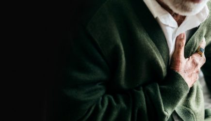 &#171;Тихий&#187; симптом, на который все машут рукой: кардиолог рассказал, какое ощущение в ногах может говорить о проблемах с сердцем