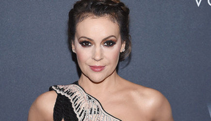 Звезда шоу «Зачарованные» поделилась своими мыслями об удалении имплантов, заявив: «Я отпускаю тело»