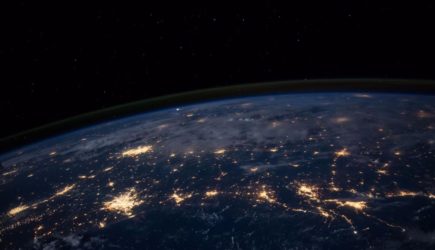 Неизвестный волосатый объект рухнул на огороды с неба