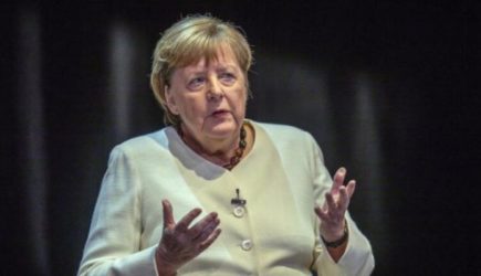 Меркель обвинила Польшу и страны Прибалтики в конфликте на Украине