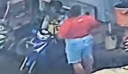 100-килограммовая женщина предложила пожилому таксисту секс и обворовала