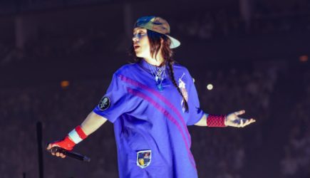 Стало известно состояние Билли Айлиш после нападения