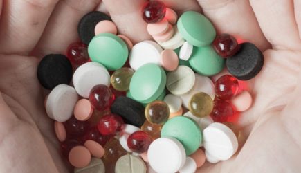 Когда нужно пить статины: доктор Мясников обозначил четкую схему