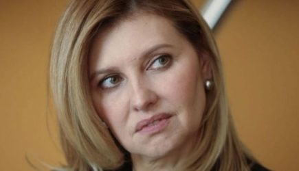 Google показывает жену Зеленского на запрос «жена придурка»