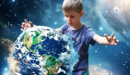 Слепой мальчик, который слышит будущее: тишина придёт в мае &ndash; конфликт завершится