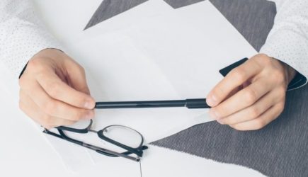 Заплатит Минфин: юристы рассказали, как вернуть деньги за квартиры от «бабушкек-скамеров»