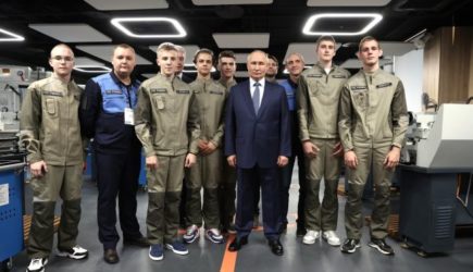 Из вузов России отчислили полмиллиона студентов