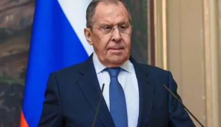 Лавров: Запад под микроскопом изучает, как Россия использует военную технику