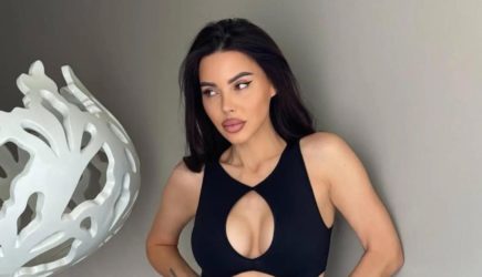 Самойлова выложила горячее фото на фоне развода