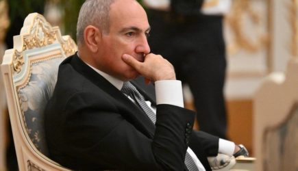 Пашинян прилюдно отчитал чиновника из-за одной проблемы