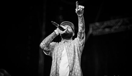 Легендарную группу наказали в Европе за поддержку России