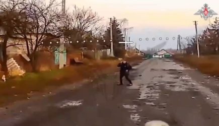 Дрон улетел, получив сигнал от мирного жителя. Что он сделал?