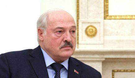 Лукашенко призвал чиновников отказаться от подходов Советского Союза