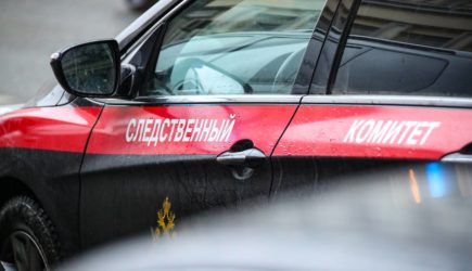 Российская школьница порезала ножницами горло учительнице