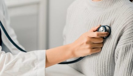 Врач назвала минимальную длительность полезной для здоровья прогулки