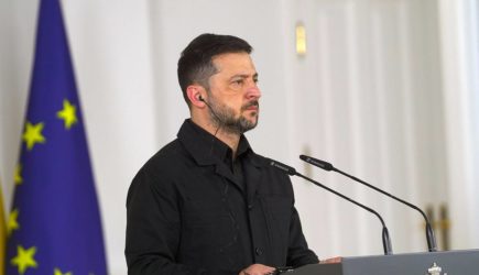 В Раде потребовали арестовать Зеленского