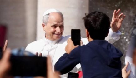 Папа римский Лев XIV запретил католикам многоженство