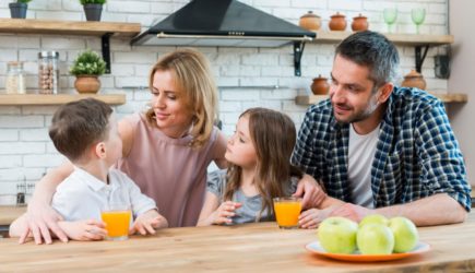 «Продукт, который я не куплю никогда»: врач объяснила, почему популярный полуфабрикат опасен для всей семьи