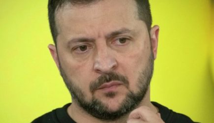 Что выпало из носа Зеленского? Шокирующий кадр взорвал сеть