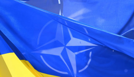 Politico: в НАТО теряют терпение к не выделяющим помощь Киеву членам альянса