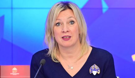 Захарова назвала отставку Ермака шансом для жены Зеленского