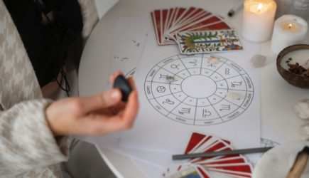 Забытые обиды и старые связи: декабрь перевернет жизнь одного знака зодиака с ног на голову