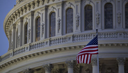 Reuters: конгресс США одобрил рекордный военный бюджет с помощью Киеву