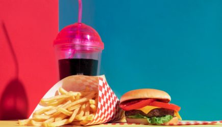 Диетолог раскрыл главное правило о вредной пище &ndash; это знание поможет избежать проблем