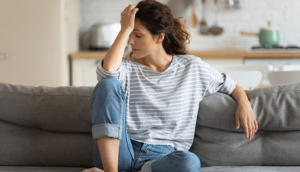 Психолог объяснила, почему молодежь все чаще страдает от тревожности