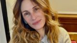 58-летняя Джулия Робертс опубликовала селфи без макияжа