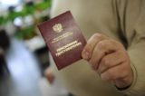 Пенсионерам начали выдавать удостоверения нового типа: как получить