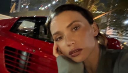 Грудь Серябкиной выскочила из «голого» платья &ndash; откровенное фото