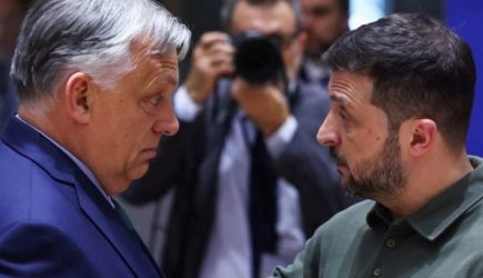 Зеленский накинулся на&nbsp;Орбана: Из-за него страдает народ Украины