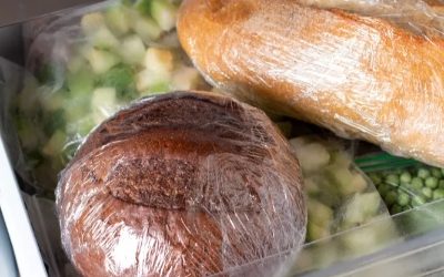 Зачем замораживать хлеб в морозилке: жаль не знала раньше