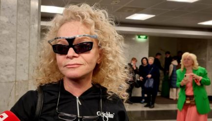 Всего 14 человек в зале: сольный концерт Долиной под угрозой отмены