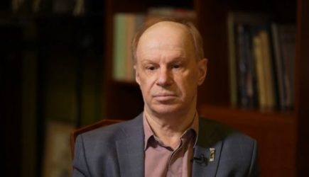 Народный артист России попросит главу Минкульта сменить ректора школы-студии МХАТ