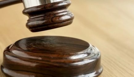 В Китае суд постановил, что жена должна извиниться перед мужем и его любовницей