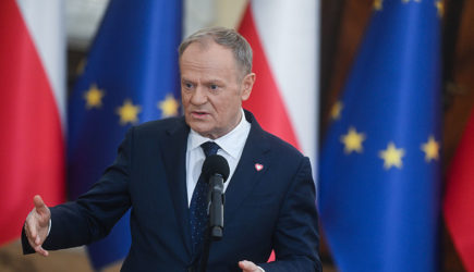 Профессор Симмонс допустил связь Туска и Сикорского с покушением на Алексеева