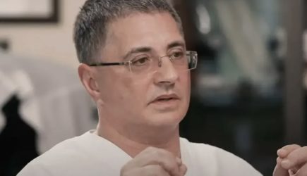 «Уничтожают здоровые ткани»: доктор Мясников раскрыл истинную причину тяжелых утренних инфарктов