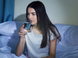 К чему приведёт употребление воды перед сном?